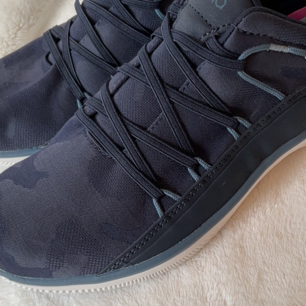 🆕Rylan Navy Camo Fate Sneakers - Picture 4 of 5